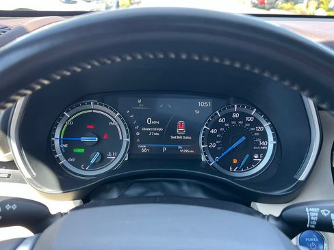 Used 2021 Toyota Highlander XLE AWD/4WD image 25