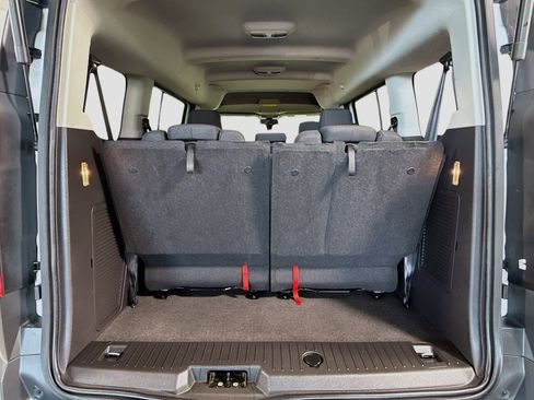 Used 2018 Ford Transit Connect XL image 32