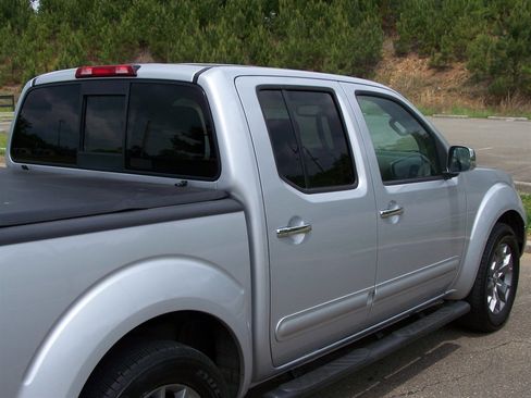 Used 2019 Nissan Frontier SL image 37