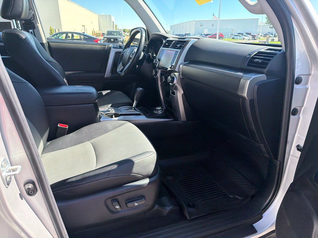Used 2023 Toyota 4Runner SR5 Premium w/ Moonroof Package AWD/4WD image 32
