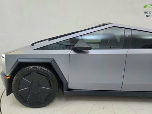 Used 2024 Tesla Cybertruck Cyberbeast AWD/4WD image 4