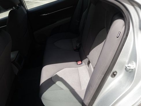 Used 2022 Toyota Camry LE AWD/4WD image 12
