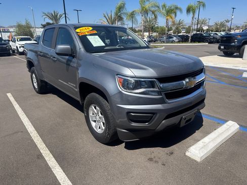 Used 2018 Chevrolet Colorado W/T w/ WT Convenience Package RWD image 2