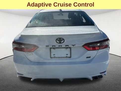 Used 2024 Toyota Camry SE image 9