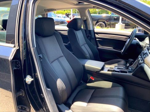 Used 2020 Honda Accord EX image 6