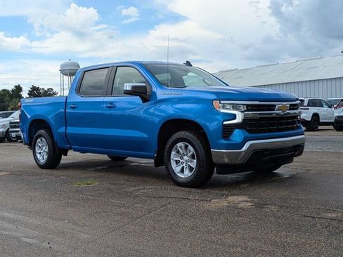 Used 2025 Chevrolet Silverado 1500 LT AWD/4WD image 2