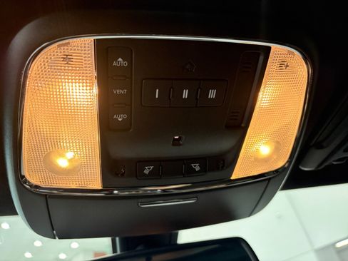 Used 2023 Dodge Charger SRT Hellcat w/ Harman/Kardon Audio Group RWD image 33