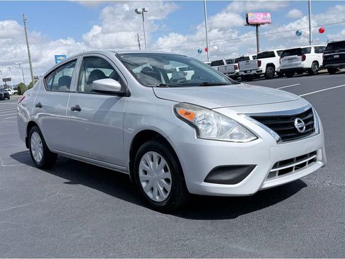 Used 2016 Nissan Versa S image 2