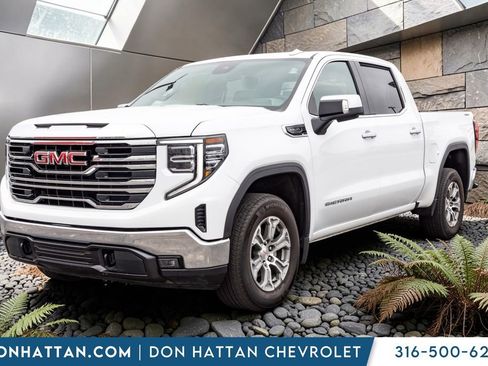 Used 2025 GMC Sierra 1500 SLT image 17