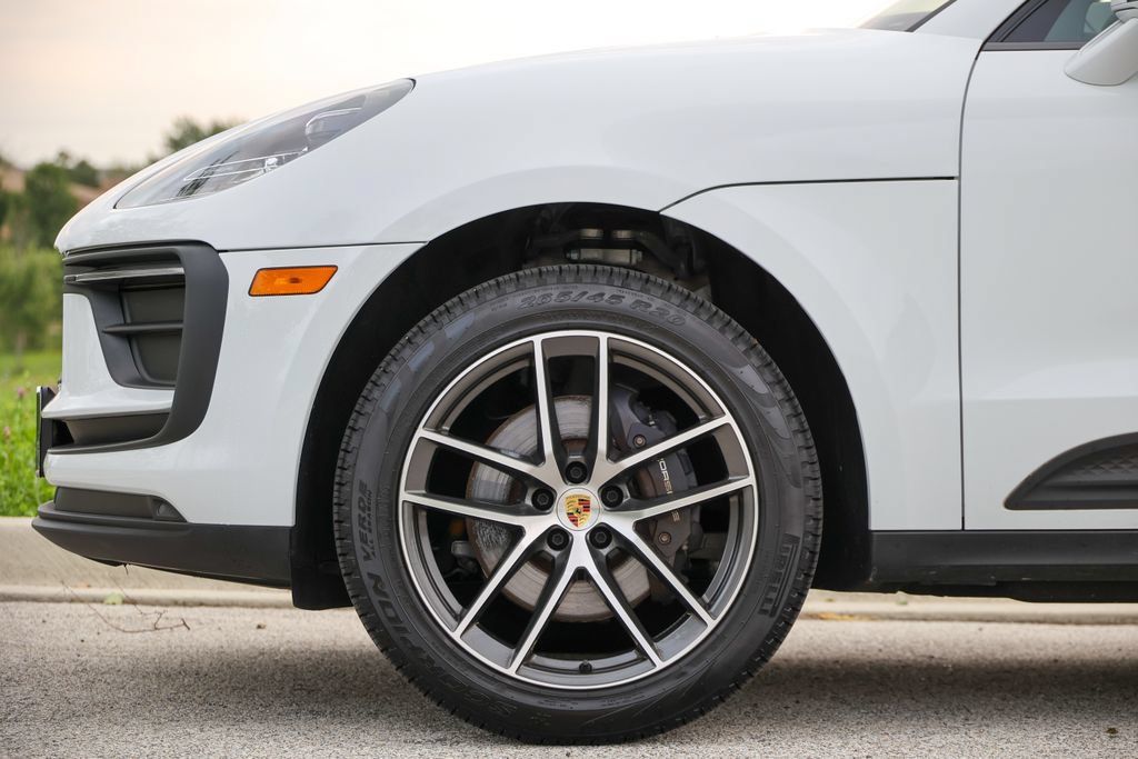 Certified 2026 Porsche Macan AWD/4WD image 15