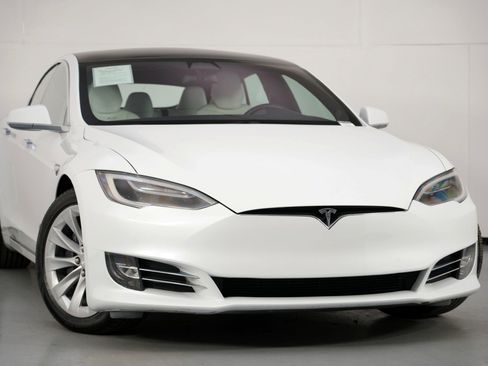 Used 2017 Tesla Model S 90D image 2