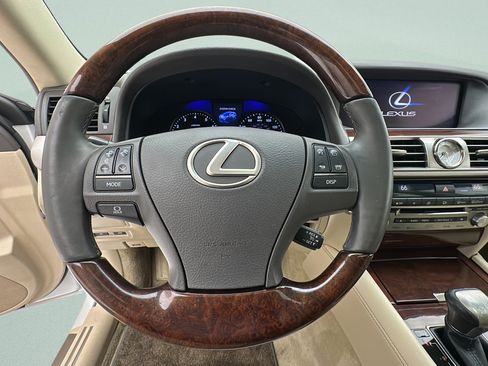 Used 2014 Lexus LS 460 AWD w/ Comfort Package image 12
