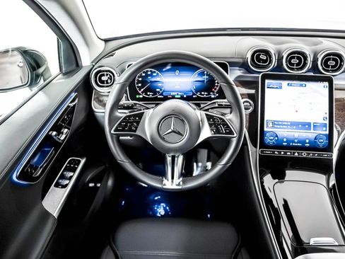 Certified 2025 Mercedes-Benz GLC 350e 4MATIC image 11
