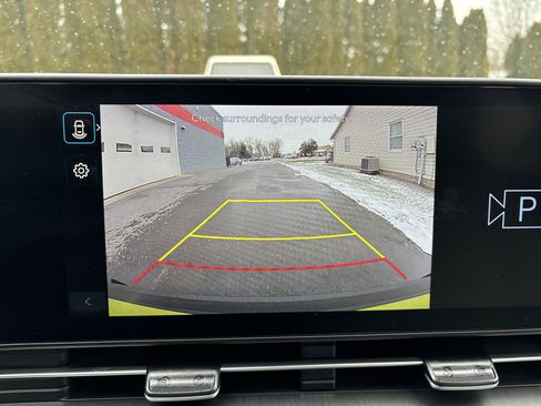 Used 2025 Hyundai Kona SEL image 27