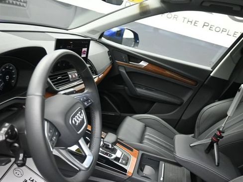 Used 2023 Audi Q5 e Prestige w/ Prestige Package AWD/4WD image 15