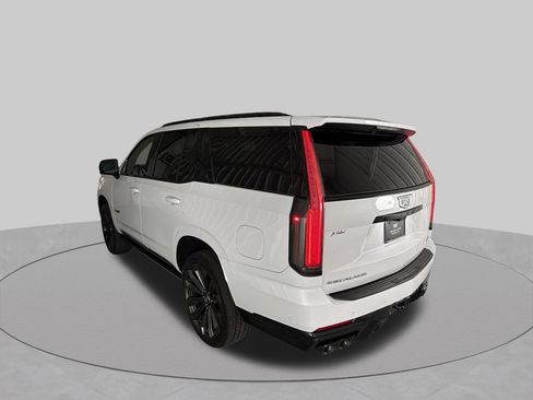 Certified 2026 Cadillac Escalade V AWD/4WD image 13
