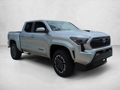 Used 2025 Toyota Tacoma TRD Sport RWD image 3