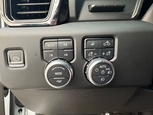 Used 2024 GMC Sierra 1500 AT4X image 26