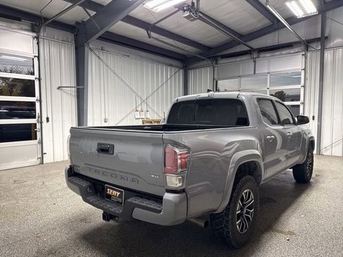 Used 2020 Toyota Tacoma TRD Sport AWD/4WD image 14