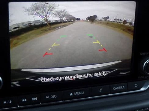 Used 2023 Nissan Rogue SV image 21