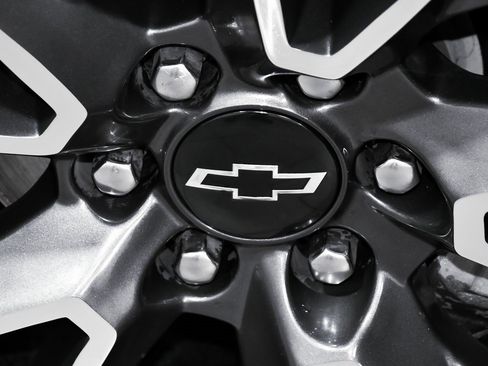 Used 2023 Chevrolet Tahoe Z71 w/ Z71 Off-Road Package image 99