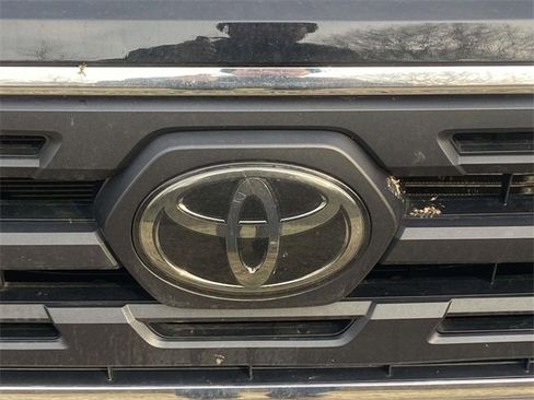 Used 2019 Toyota Tacoma SR5 image 11