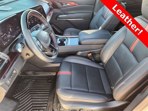 Used 2024 Chevrolet Traverse RS image 14