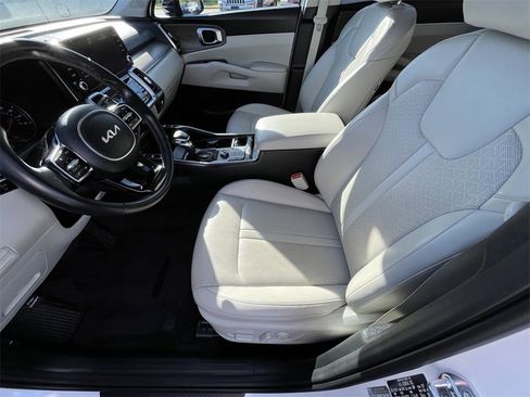 Used 2023 Kia Sorento S w/ Panoramic Sunroof Package image 12