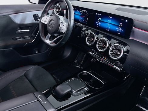 Used 2023 Mercedes-Benz CLA 250 4MATIC image 16