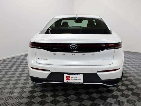 Certified 2024 Toyota Crown AWD/4WD image 5