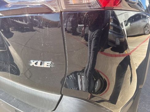 Used 2023 Toyota RAV4 XLE Premium image 5