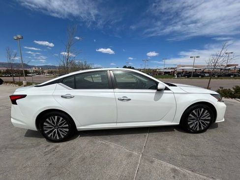 Used 2023 Nissan Altima 2.5 SV FWD image 8