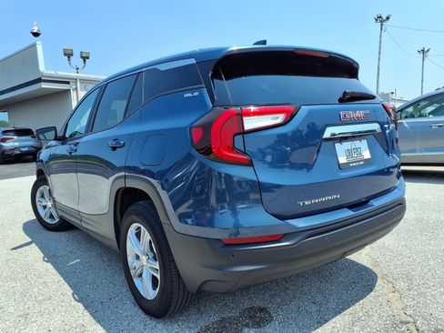 Used 2024 GMC Terrain SLE FWD image 33