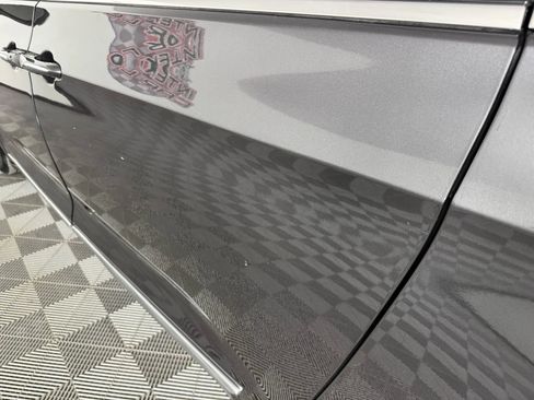 Used 2017 Chrysler Pacifica Touring-L w/ Tire & Wheel Group image 26