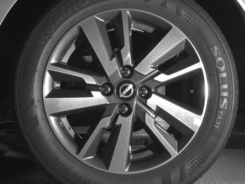 Used 2025 Nissan Versa SV FWD image 11