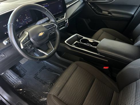 Used 2025 Chevrolet Equinox LT AWD/4WD image 11