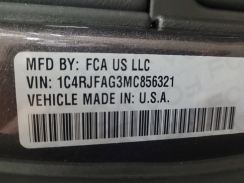 Used 2021 Jeep Grand Cherokee Laredo X image 33