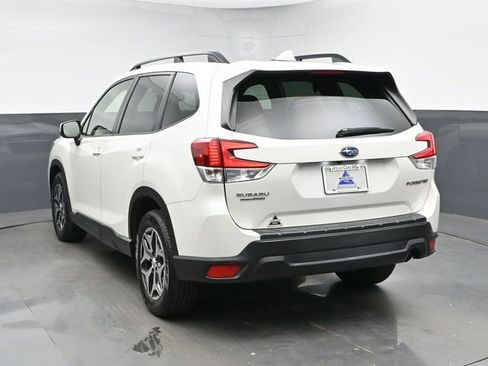 Used 2020 Subaru Forester Premium AWD/4WD image 8