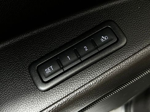 Used 2016 GMC Yukon XL SLT w/ Open Road Package image 15