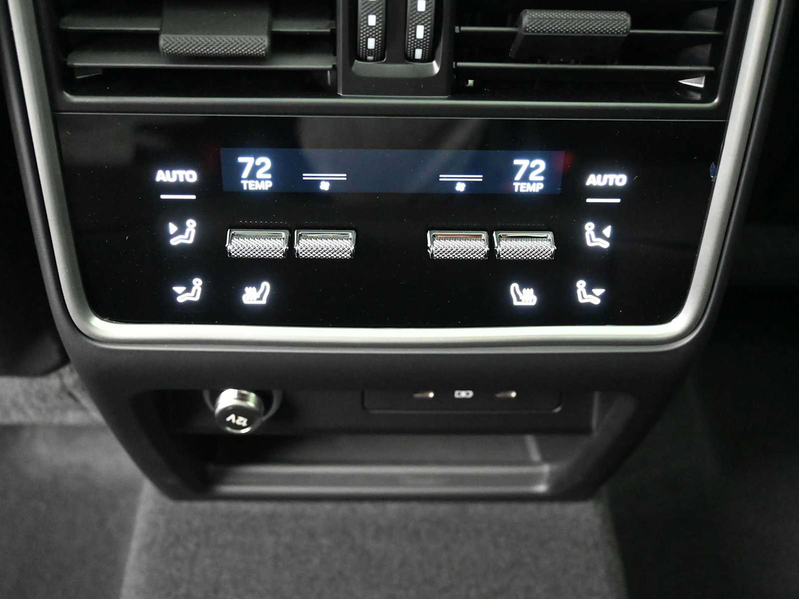 New 2025 Porsche Cayenne E-Hybrid Coupe AWD/4WD image 18