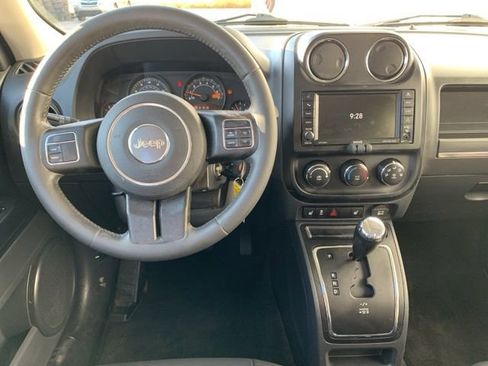 Used 2016 Jeep Patriot High Altitude image 11
