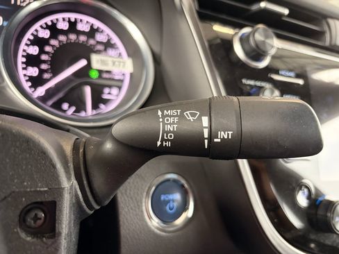 Used 2020 Toyota Camry XLE w/ Driver Assist Package FWD image 18