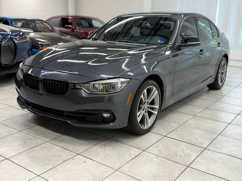 Used 2018 BMW 330i xDrive Sedan AWD/4WD image 3