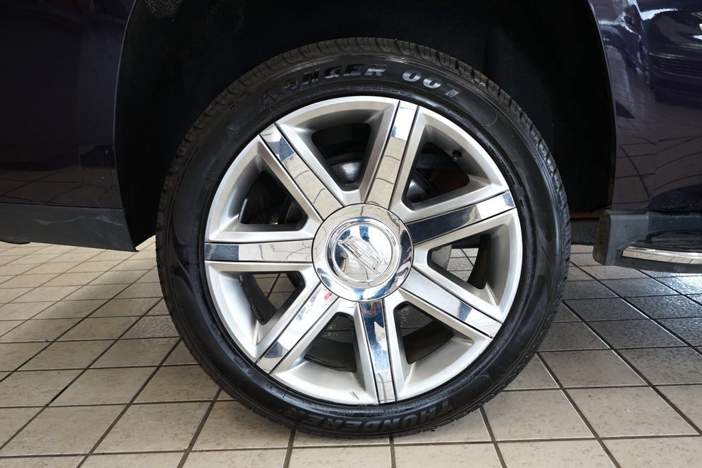 Used 2018 Cadillac Escalade Luxury AWD/4WD image 64