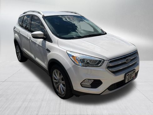 Used 2017 Ford Escape Titanium FWD image 3