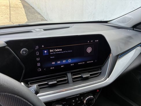 Used 2025 Chevrolet Trax LT image 20