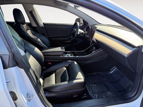 Used 2019 Tesla Model 3 Standard Range Plus image 19