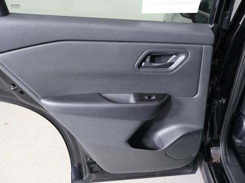 Used 2024 Nissan Rogue S AWD/4WD image 14