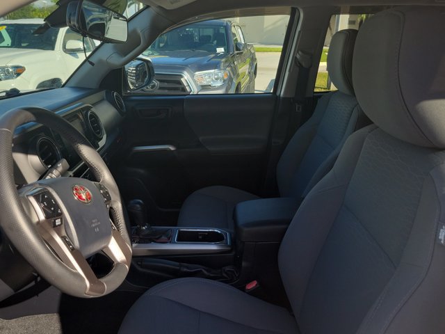 Used 2018 Toyota Tacoma SR5 RWD image 23