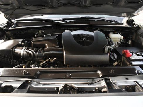 Certified 2021 Toyota Tacoma TRD Off-Road image 29